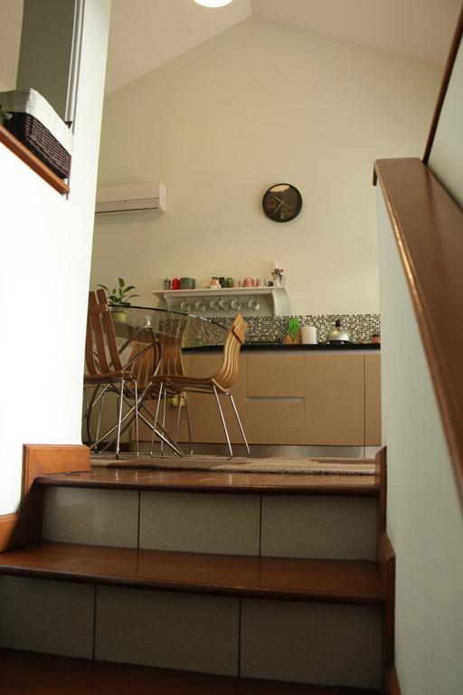 Bed And Breakfast Tomang Джакарта Экстерьер фото